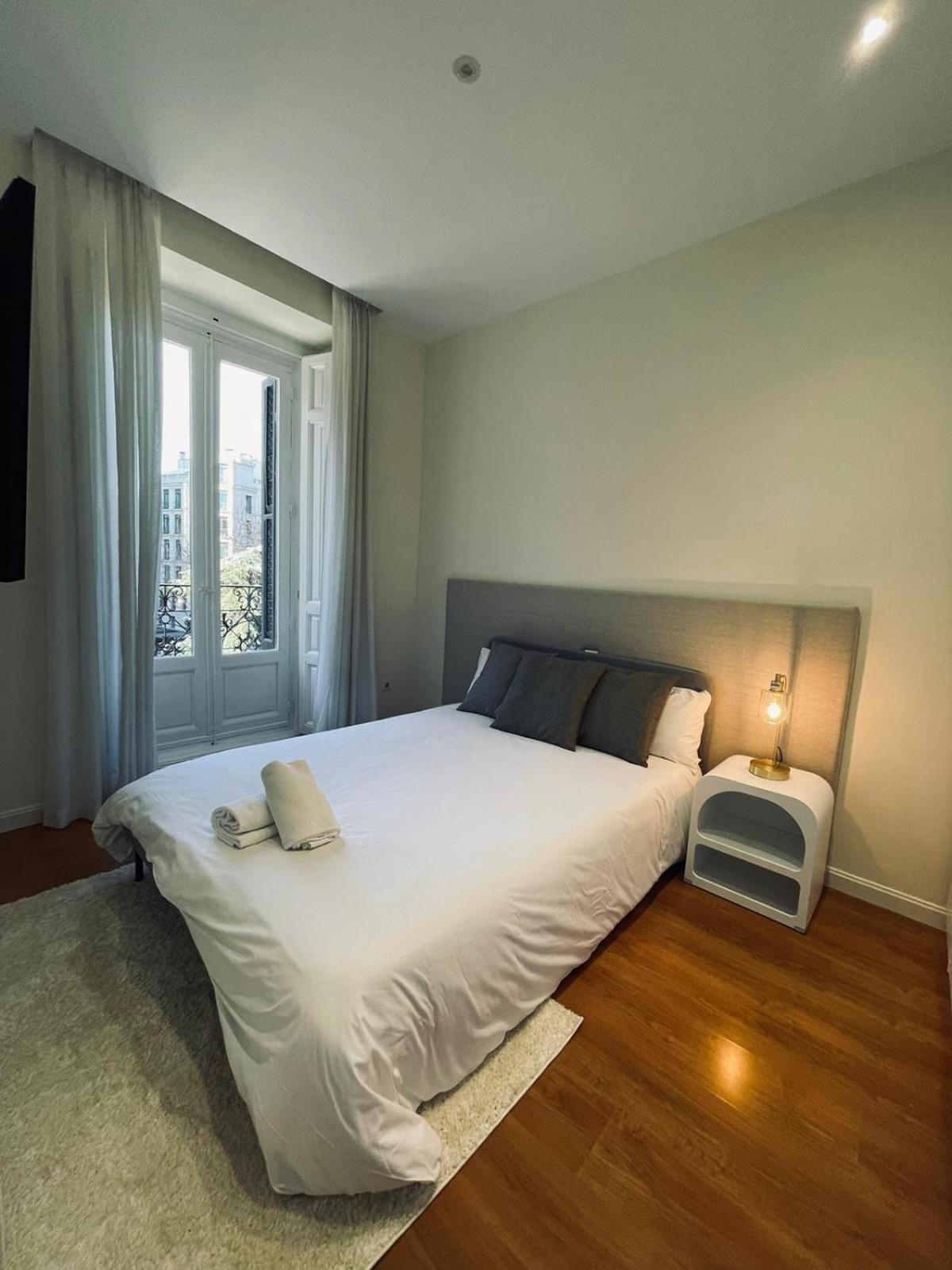 New Stylish Apt 5Pax En La Plaza De Espana Lejlighed Madrid Eksteriør billede